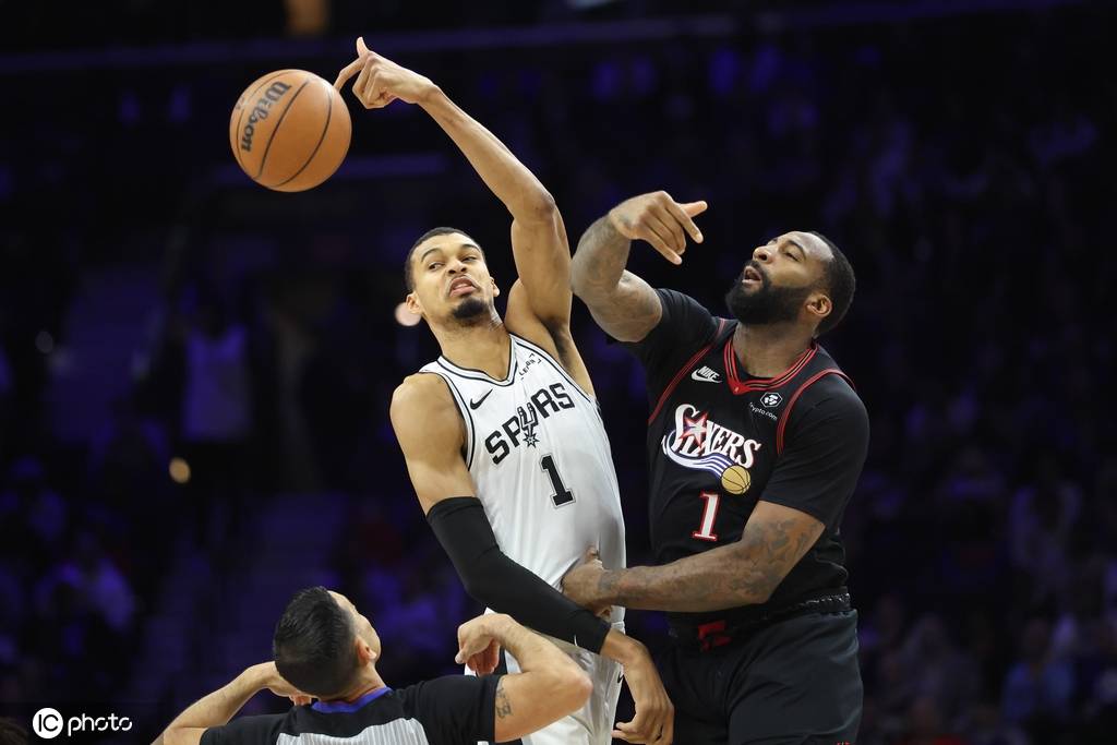 文班亚马10+8哈珀22分 马刺8人上双40分大胜76人